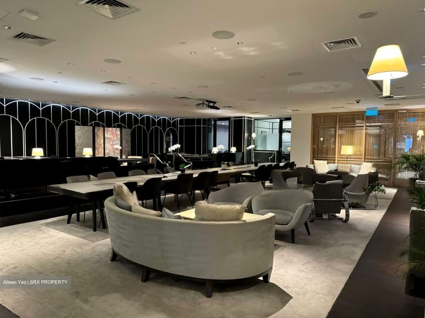 Oue Downtown (D1), Retail #582816071